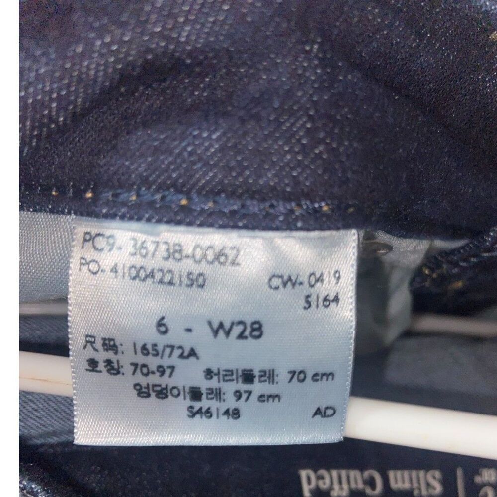 Signature Levi Strauss &co modern slim cuffed size 6-W28 Dark Wash Look GREAT! - Picture 2 of 6